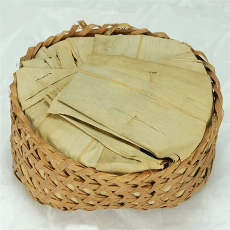 "The Chinese Tea Shop 1992 Sun Yishun Liu An Basket Aged Tea - Rare Vintage Dark Tea"